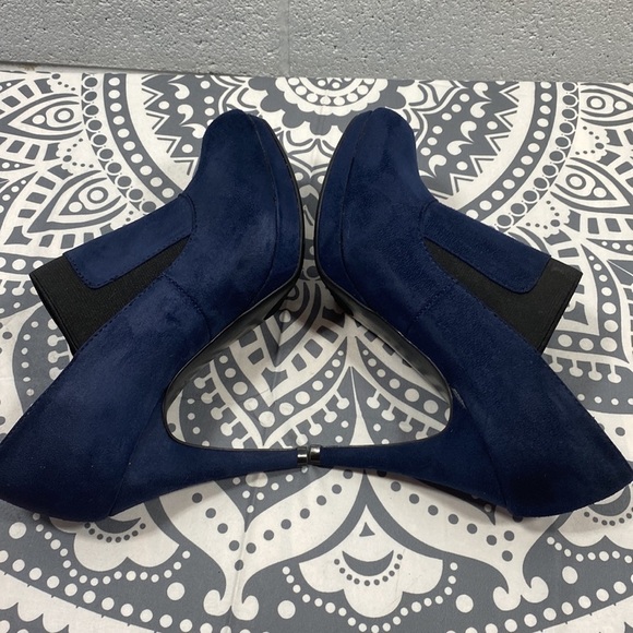 Impo suede navy pumps 4” heels​​​​​​​​​ - Picture 5 of 8
